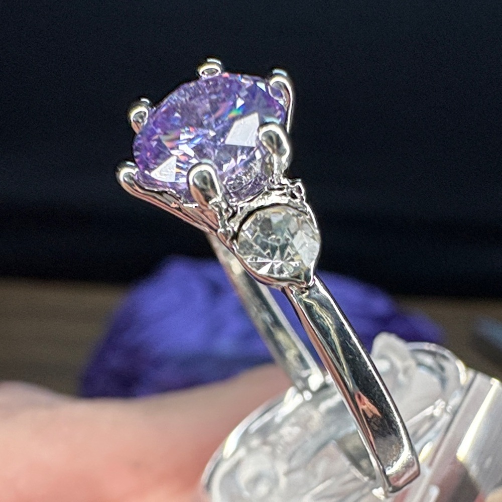 New Dazzling Silver Tone Ring with Lavender Gemstone - Picture 4 of 5